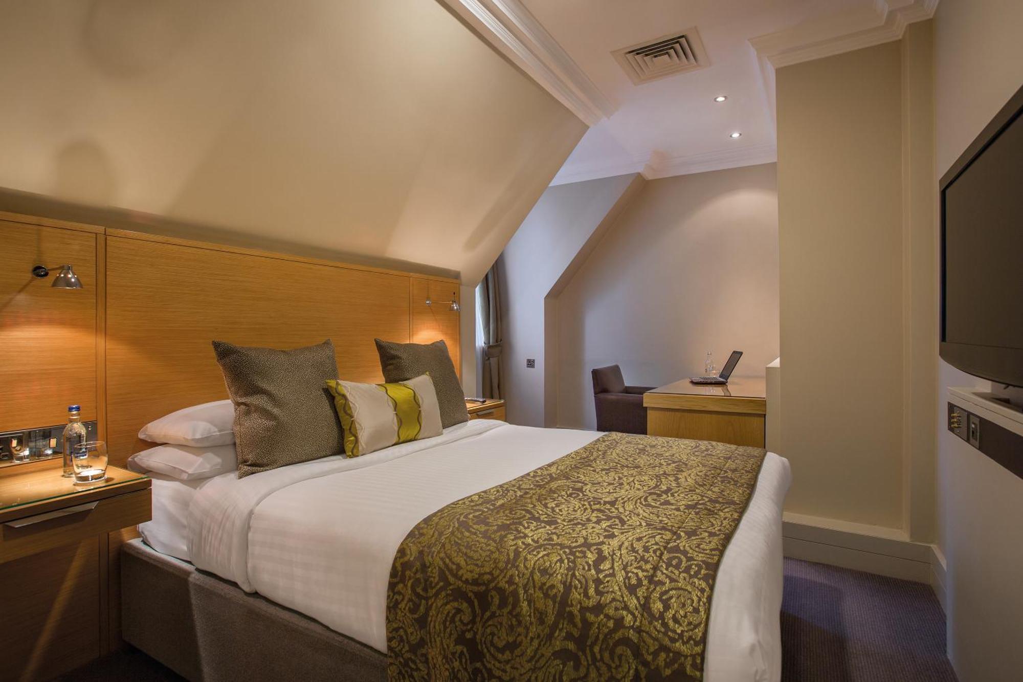 Woodlands Park Hotel Cobham  Dış mekan fotoğraf