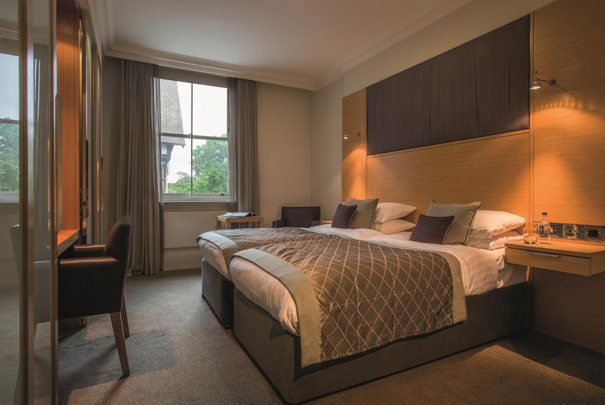 Woodlands Park Hotel Cobham  Dış mekan fotoğraf